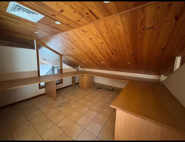 270M² OFFICE TO LET IN TYGER VALLEY